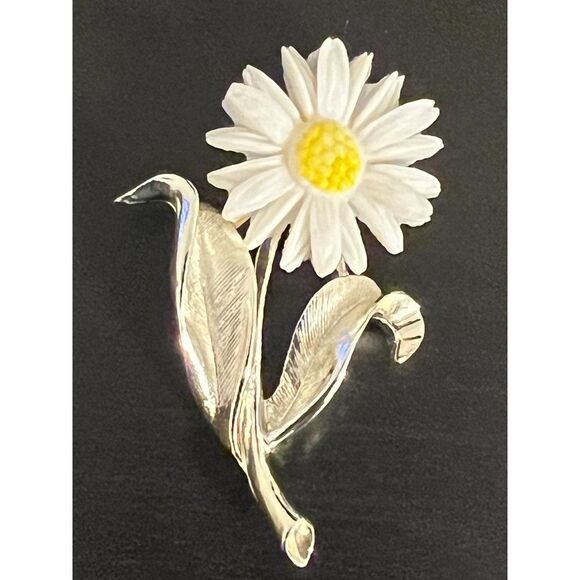 VTG Daisy Brooch signed Sarah Coventry - Picture 1 of 3